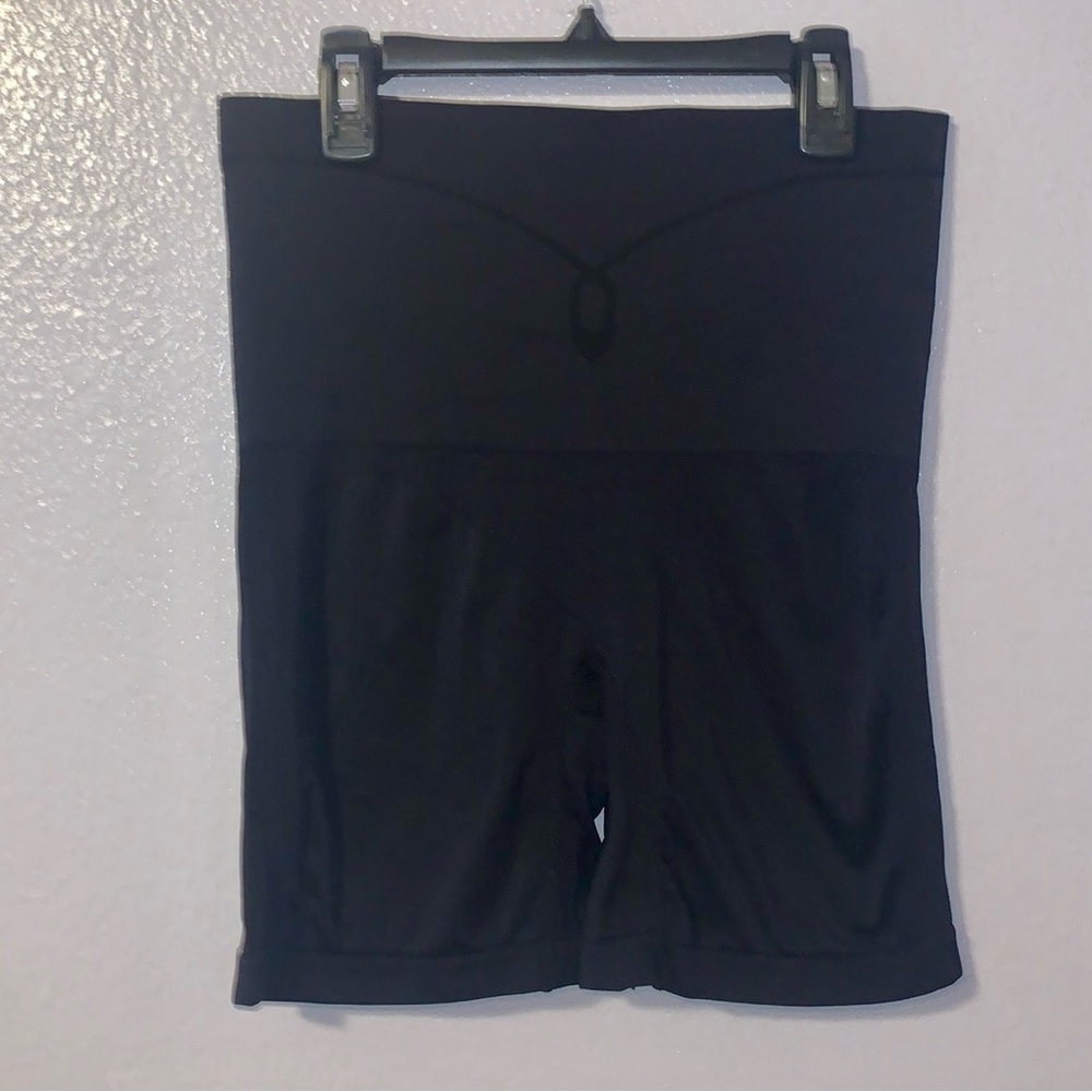 Kathy Ireland Intimate Woman’s XL Black Shapewear Shorts
